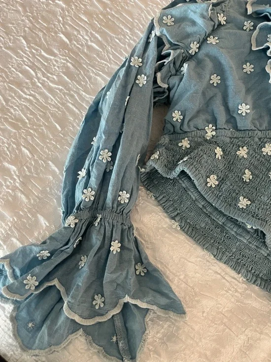 Anthropologie Hannah Lynn chambray embroidered smocked crop top longslv blouse - Picture 11 of 12